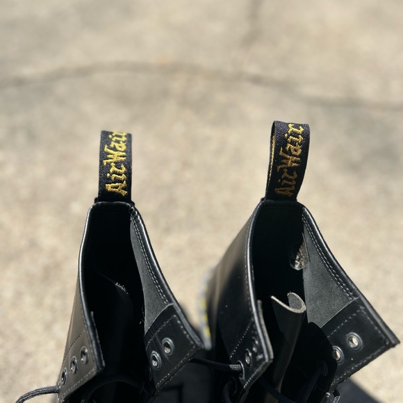 Boots - Picture 2 of 7